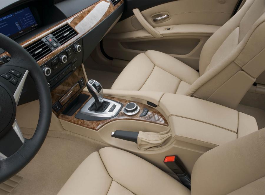  BMW 5-Series Touring 2007 года  (фото 5 из 22)